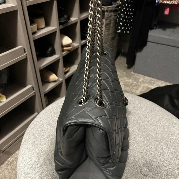 Kurt Geiger London XXL Gray Leather Quilted Shoulder Bag - Picture 3 of 8